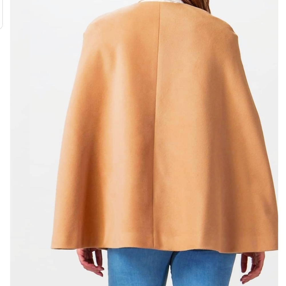 🤎Classic Camel Colored Cape with Pockets😍 Limited quantities available🤎 - Picture 13 of 16